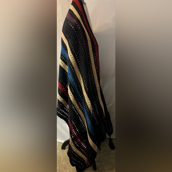 Shetland wool multiple colored wrap. - Picture 3 of 9